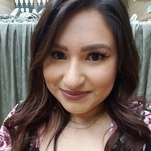 Meet your Posher, Leticia